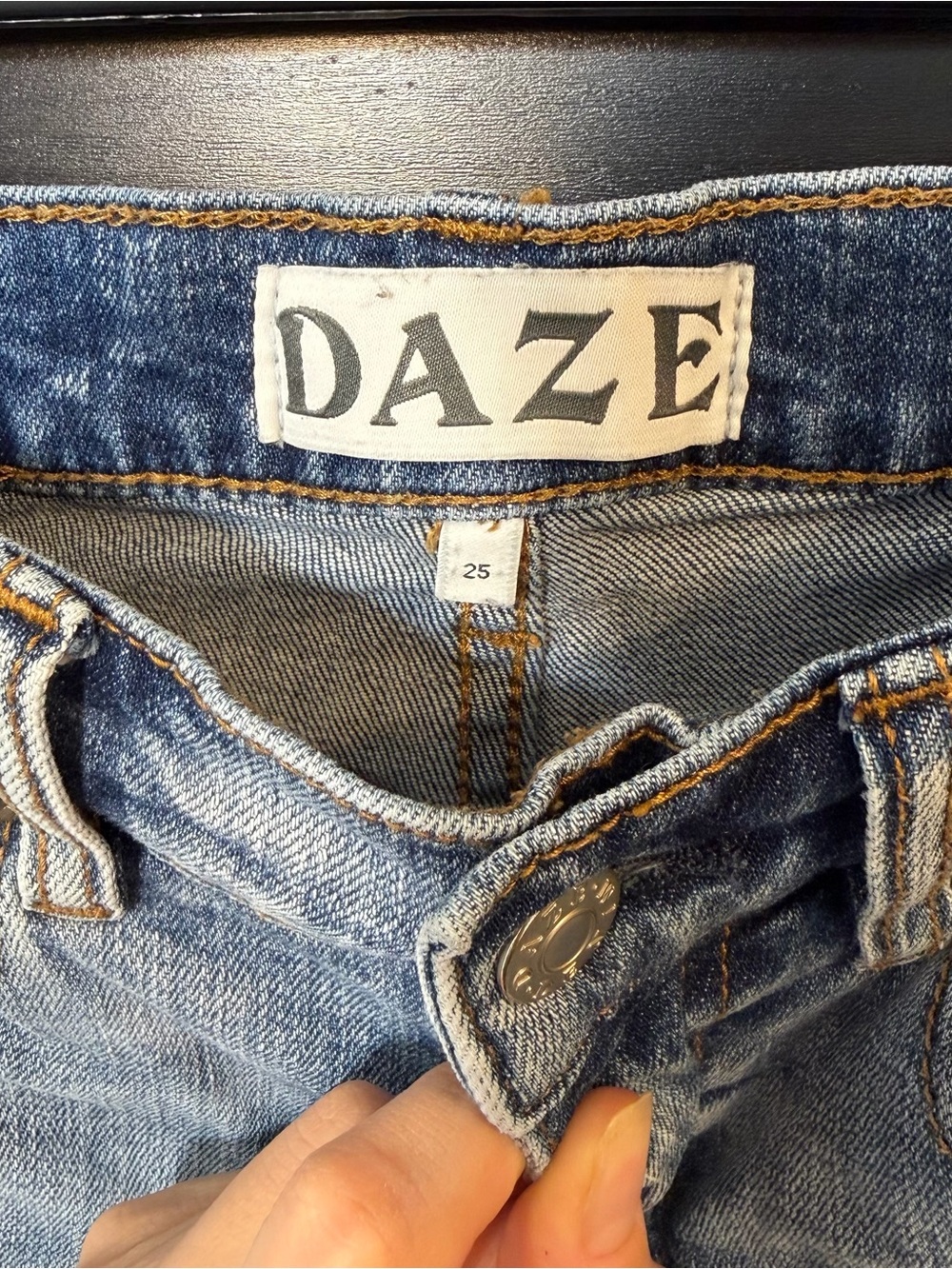 DAZE High-Rise Women's Jeans in Light Blue Denim